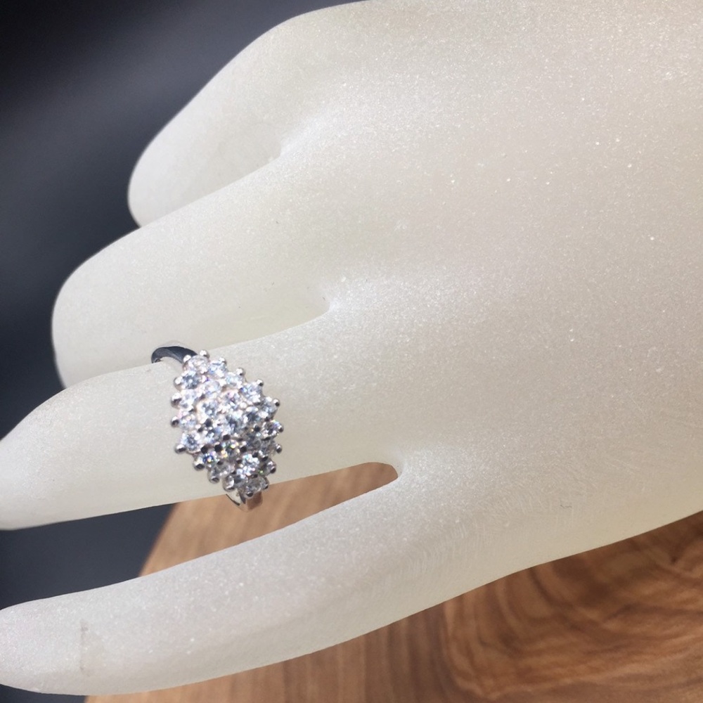 Sterling silver cluster ring (new)